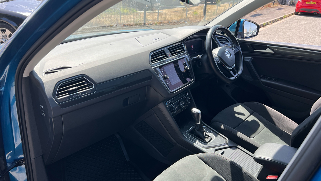 Volkswagen Tiguan Se Navigation Tdi Grey #10