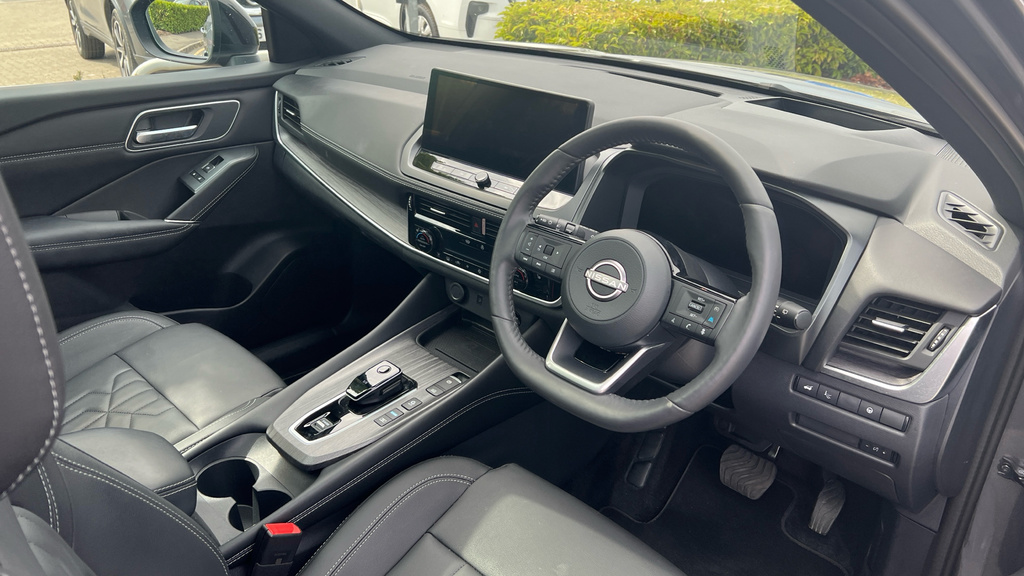 Nissan Qashqai E-power Tekna Plus White #9