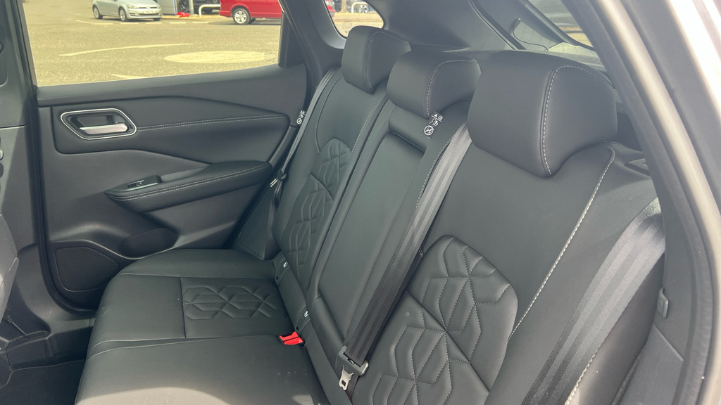 Nissan Qashqai E-power Tekna Plus White #22