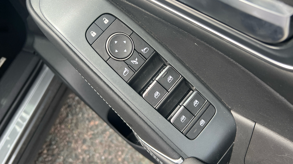 Nissan Qashqai E-power Tekna Plus White #31