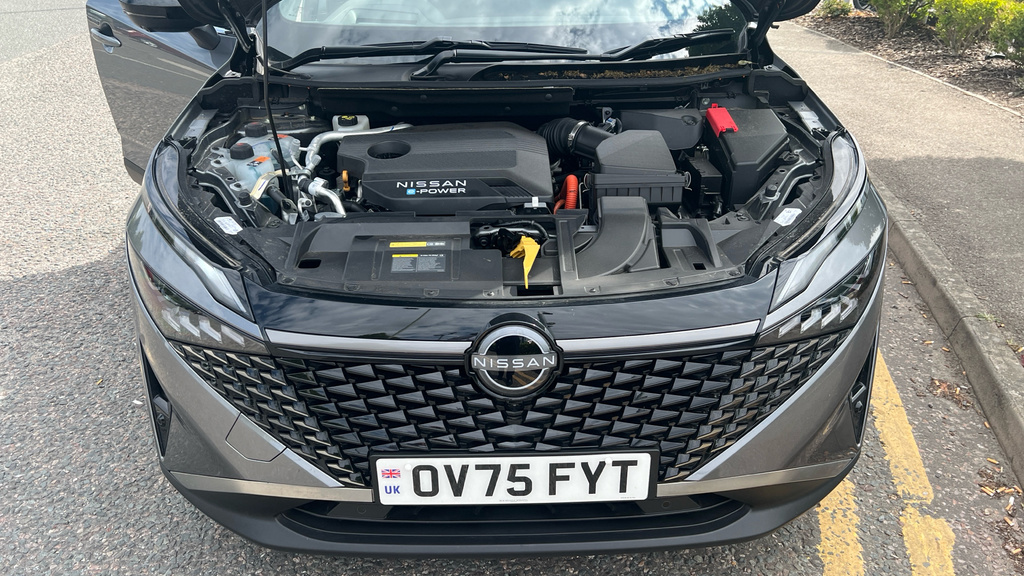 Nissan Qashqai E-power Tekna Plus White #24