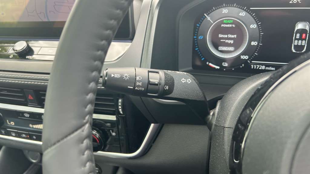 Nissan Qashqai E-power Tekna Plus White #35