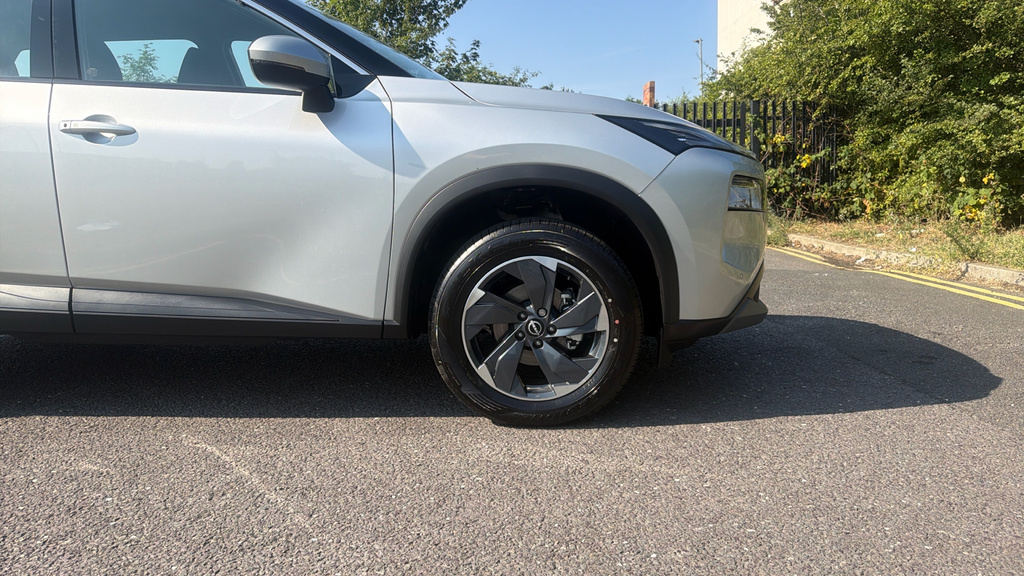 Nissan X-Trail Tekna Silver #26