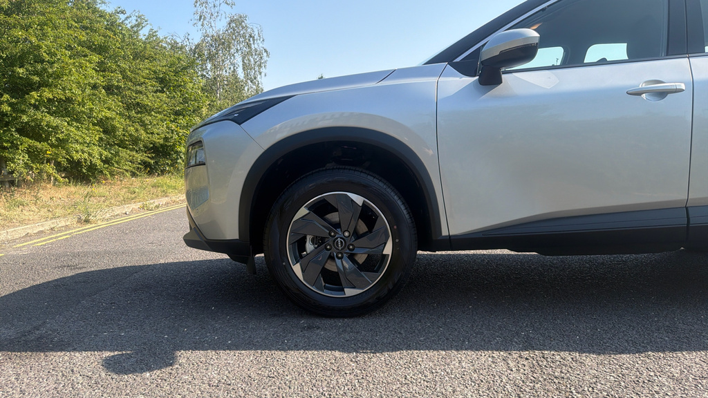 Nissan X-Trail Tekna Silver #25