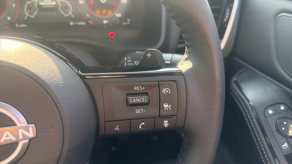 Nissan X-Trail Tekna Silver #33