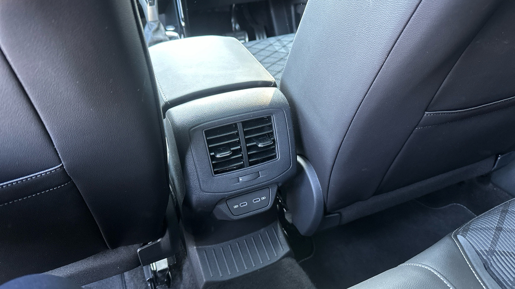 Volkswagen T-Roc R-line Black #37