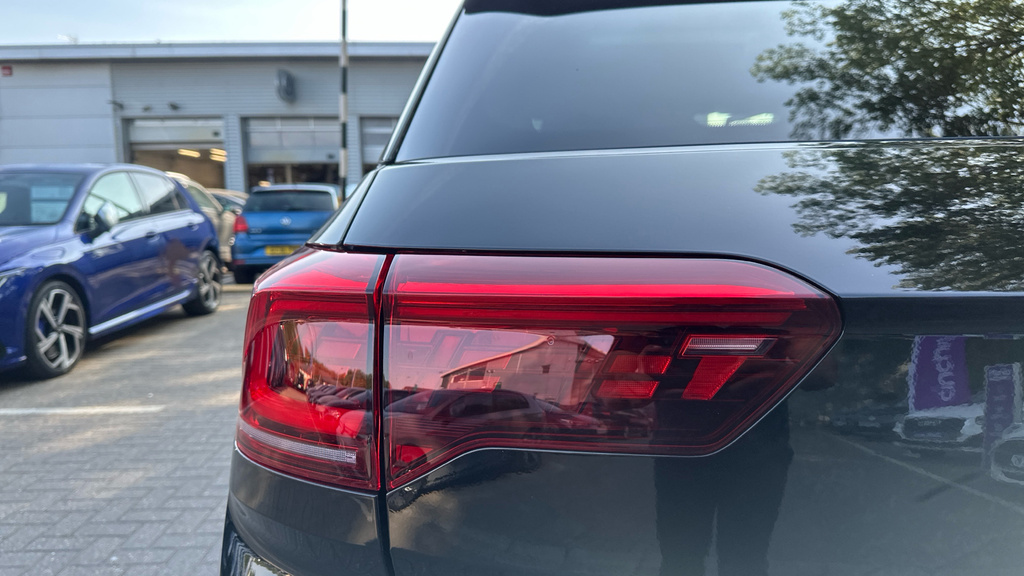 Volkswagen T-Roc R-line Black #34