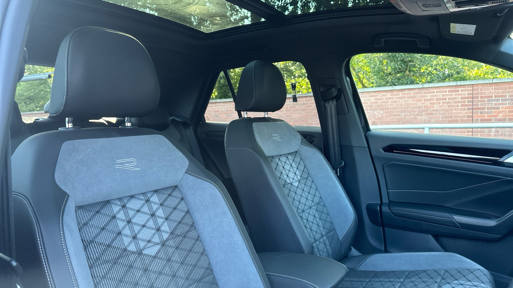 Volkswagen T-Roc R-line Black #43