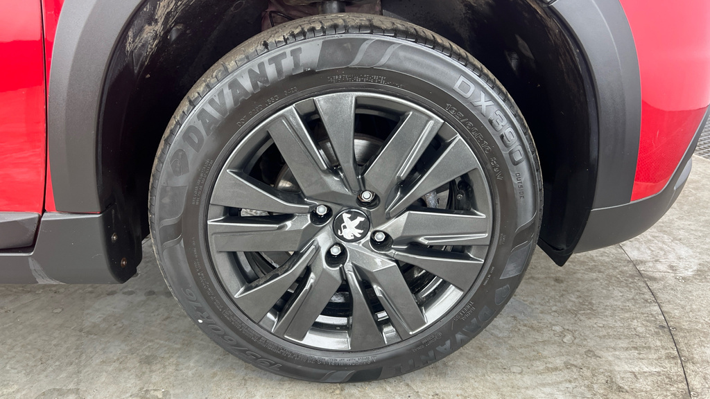 Peugeot 2008 Allure Red #28