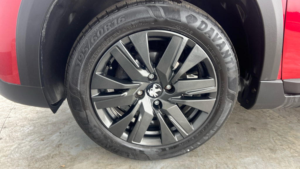 Peugeot 2008 Allure Red #25