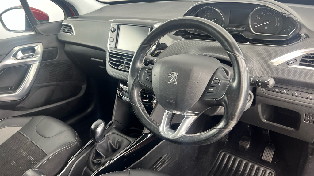 Peugeot 2008 Allure Red #8
