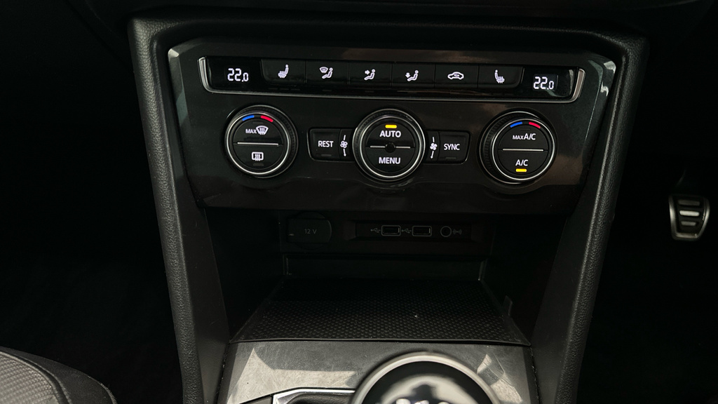 Volkswagen Tiguan 2.0Tdi Se Navigation Sat Nav Bluetooth Front Beige #16