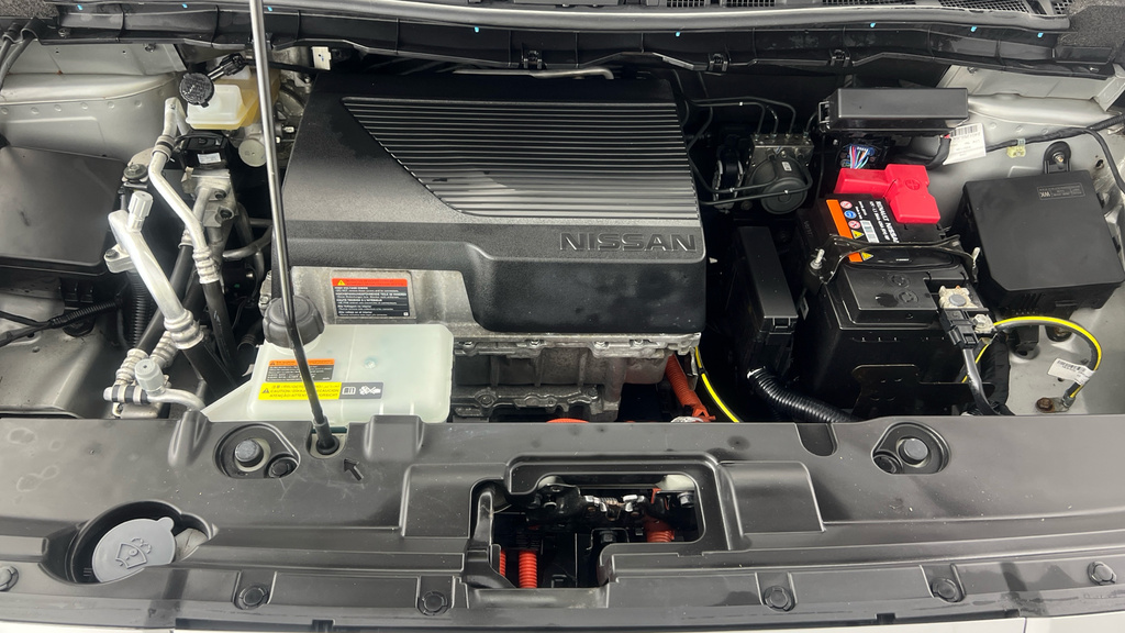 Nissan Leaf 110Kw N-connecta 40Kwh White #25