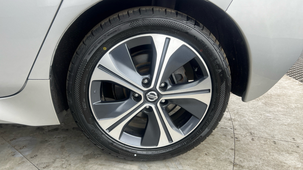 Nissan Leaf 110Kw N-connecta 40Kwh White #27