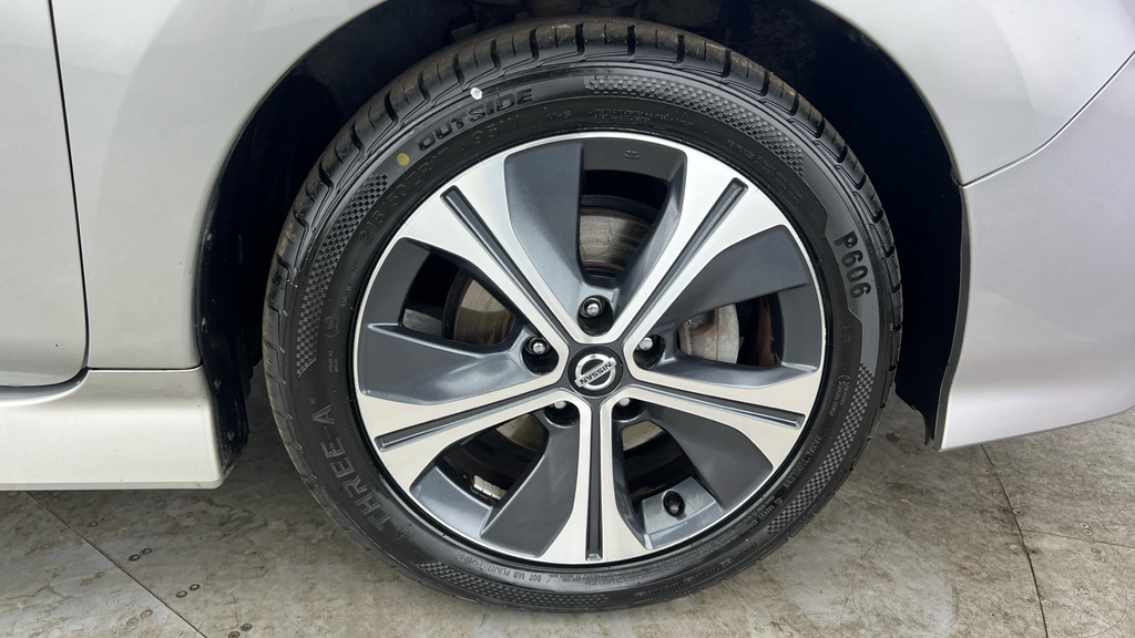 Nissan Leaf 110Kw N-connecta 40Kwh White #29