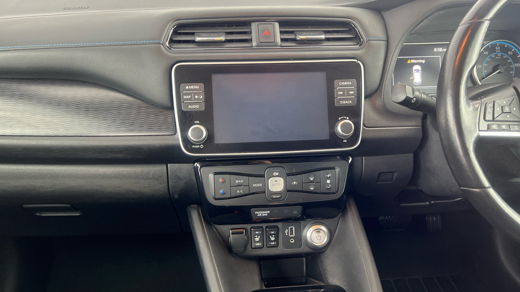 Nissan Leaf 110Kw N-connecta 40Kwh White #21