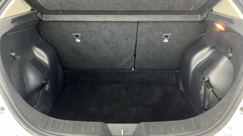 Nissan Leaf 110Kw N-connecta 40Kwh White #24