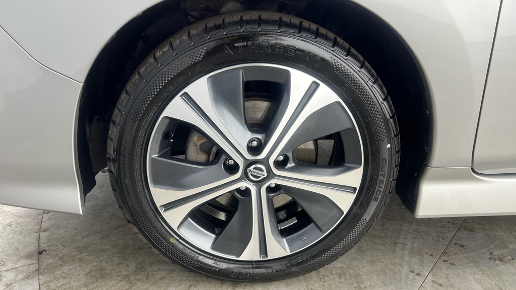 Nissan Leaf 110Kw N-connecta 40Kwh White #26