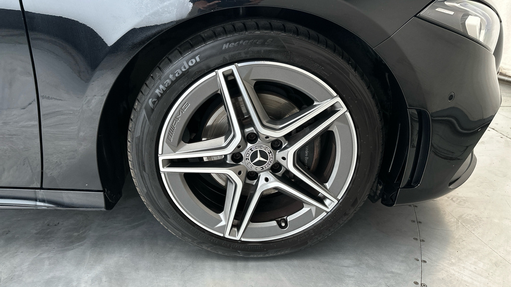 Mercedes-Benz A Class A 200 Amg Line Premium White #28