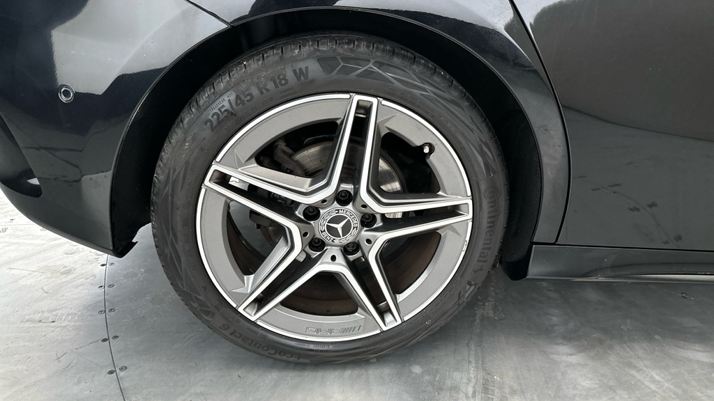 Mercedes-Benz A Class A 200 Amg Line Premium White #27