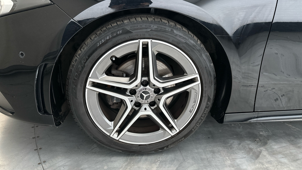 Mercedes-Benz A Class A 200 Amg Line Premium White #25