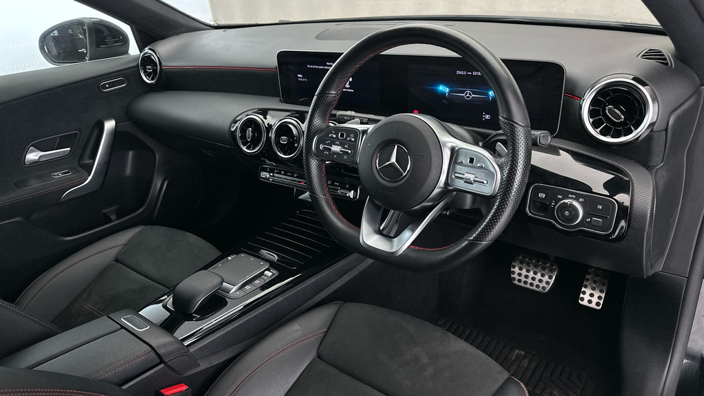 Mercedes-Benz A Class A 200 Amg Line Premium White #11