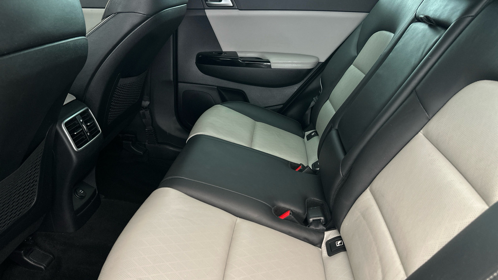 Kia Sportage Suv White #20