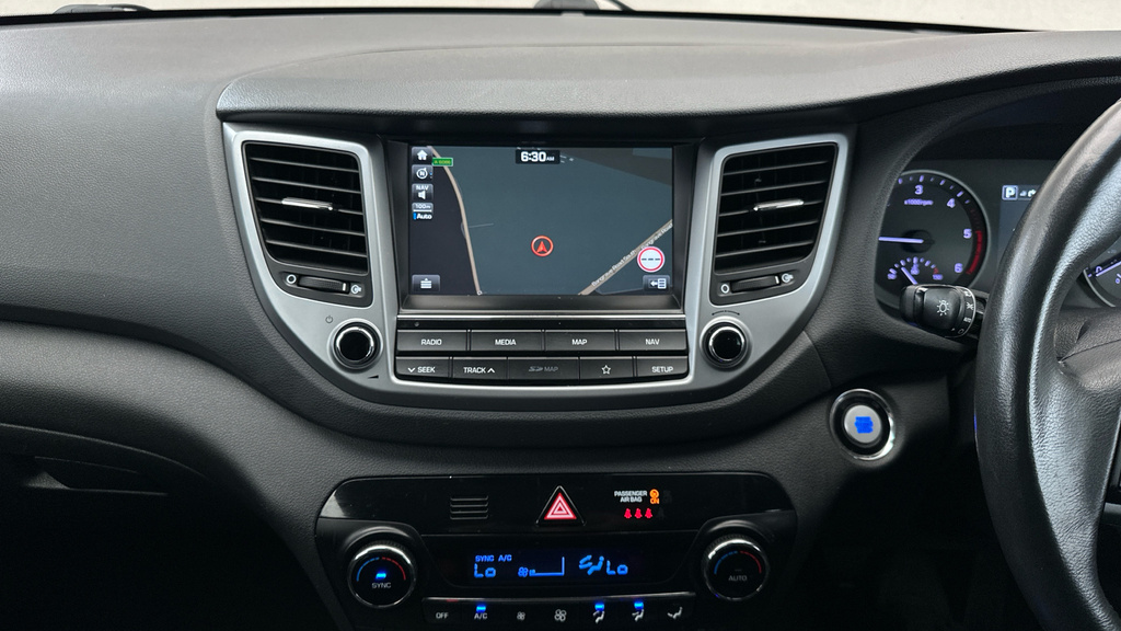 Hyundai Tucson S 1.6 White #22