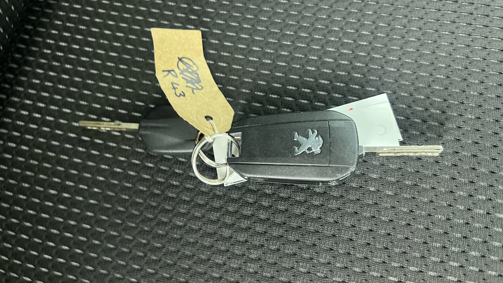 Peugeot 208 1.2 Puretech 82 Tech Edition Start Stop White #31