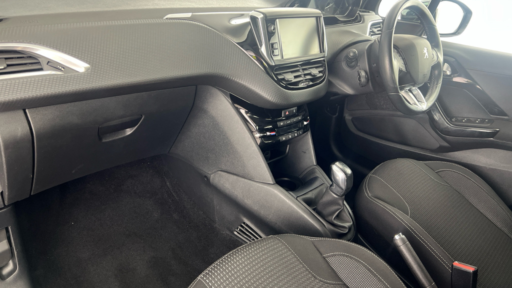 Peugeot 208 1.2 Puretech 82 Tech Edition Start Stop White #10