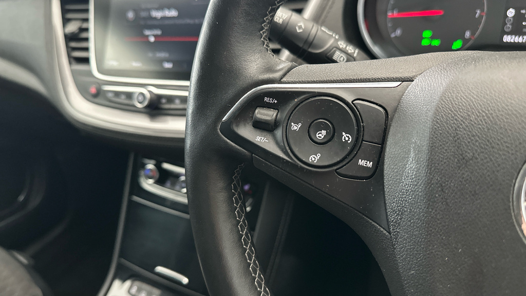 Vauxhall Grandland X  White #20