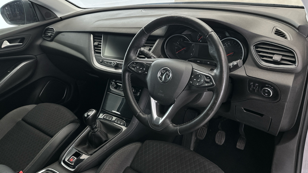 Vauxhall Grandland X  White #12