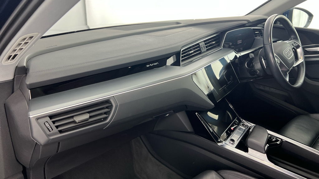 Audi E-tron Audi E-tron Sportback Black Edition 50 Quattro 230 Black #10