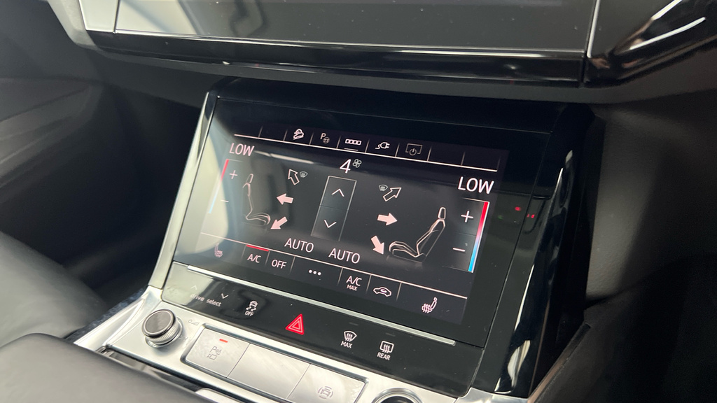 Audi E-tron Audi E-tron Sportback Black Edition 50 Quattro 230 Black #14