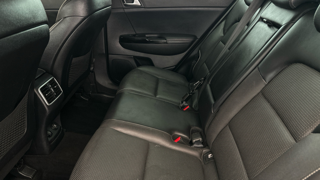 Kia Sportage 1.6L Gt-line Black #23
