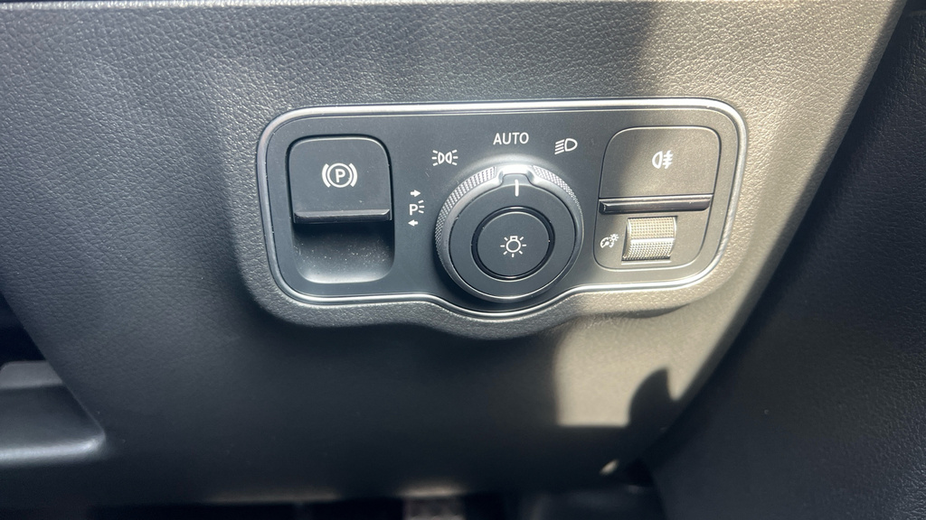 Mercedes-Benz EQA Eqa 350 66.5Kwh Amg Line Premium Suv Electri White #51