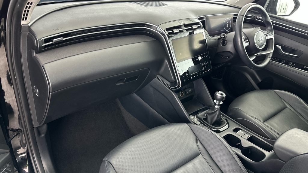 Hyundai Tucson Se Connect White #13
