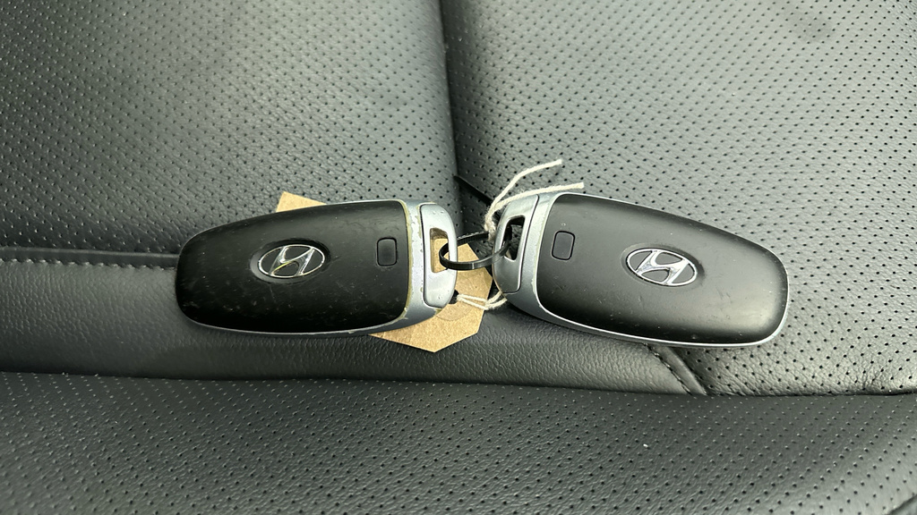 Hyundai Tucson Se Connect White #35