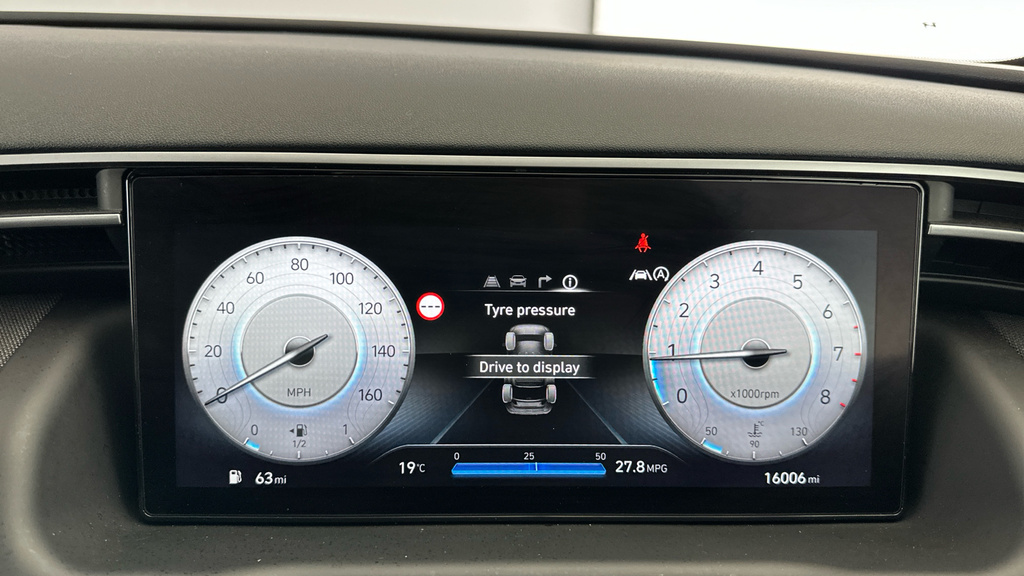 Hyundai Tucson Se Connect White #26