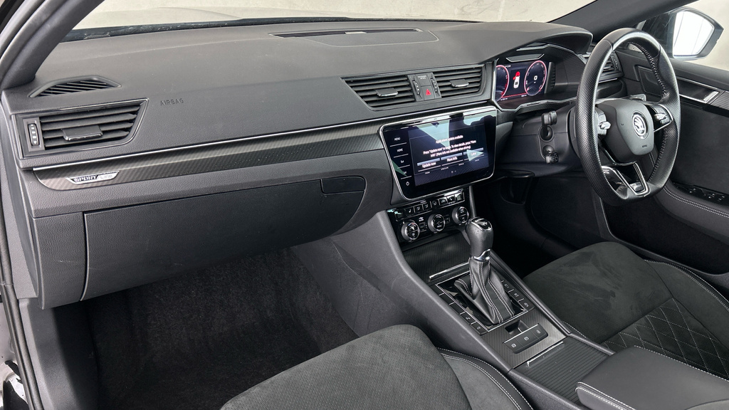 Skoda Superb 2.0 Tdi Cr Se Technology Dsg Black #13