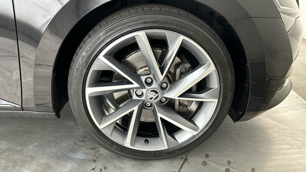 Skoda Superb 2.0 Tdi Cr Se Technology Dsg Black #28