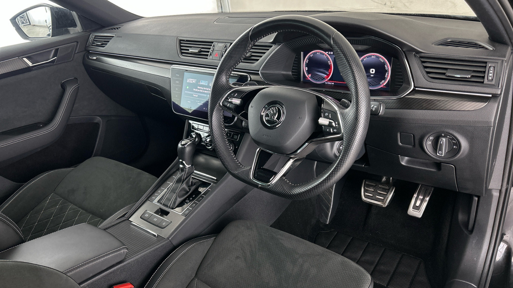 Skoda Superb 2.0 Tdi Cr Se Technology Dsg Black #12