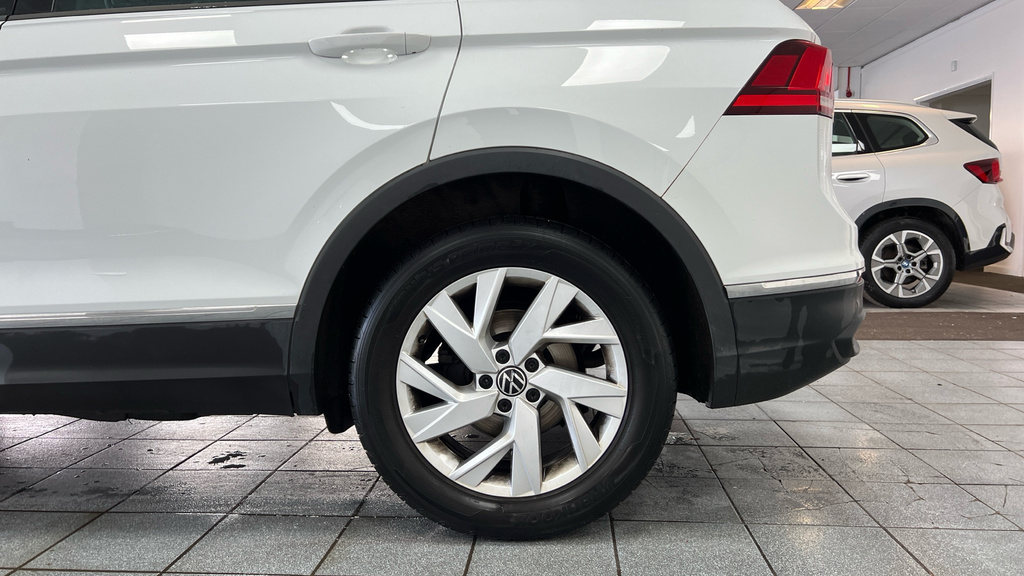 Volkswagen Tiguan Elegance Black #20