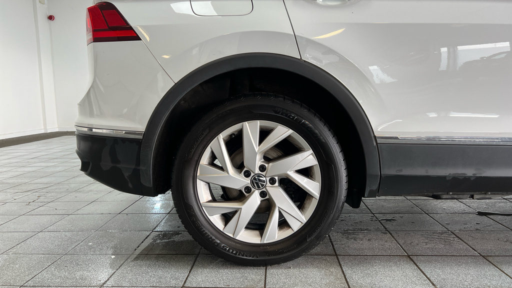 Volkswagen Tiguan Elegance Black #21