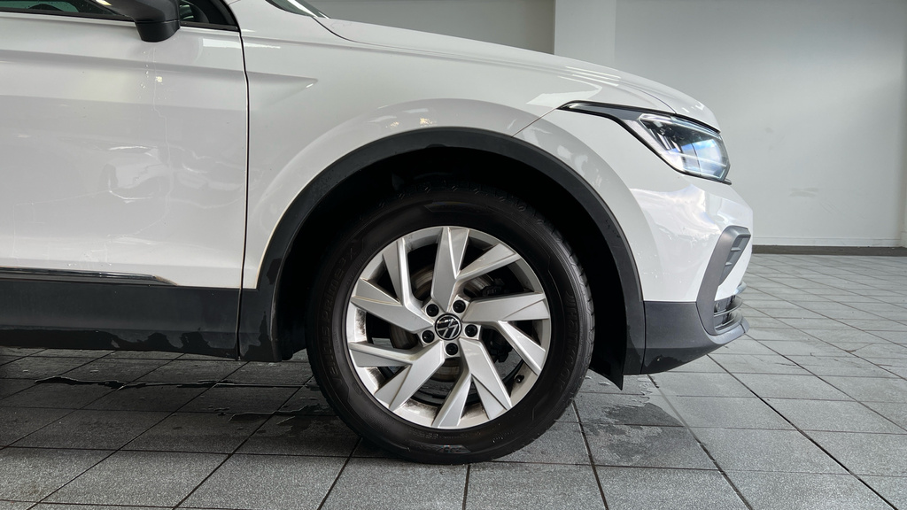 Volkswagen Tiguan Elegance Black #22