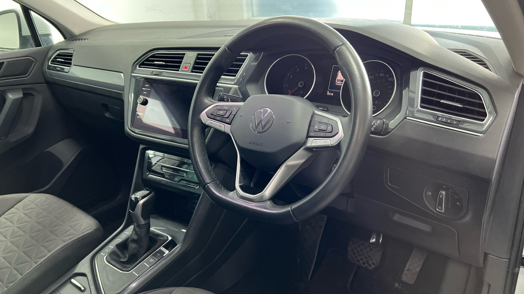 Volkswagen Tiguan Elegance Black #12