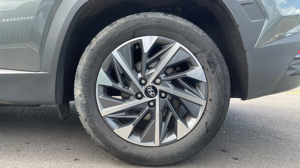 Hyundai Tucson Premium White #27