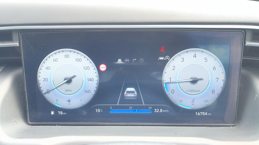 Hyundai Tucson Premium White #22