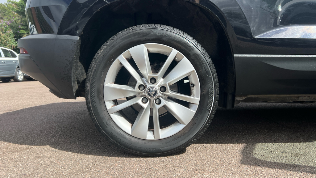 Skoda Karoq Se L White #24