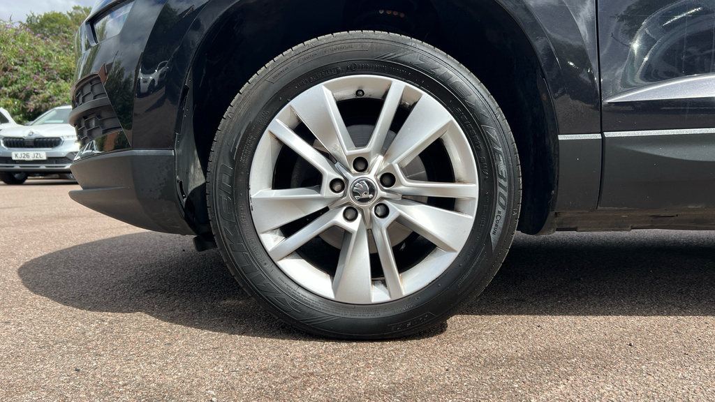 Skoda Karoq Se L White #26